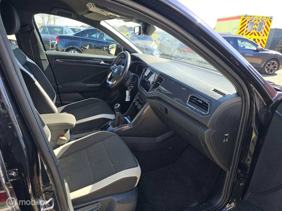 Volkswagen T-Roc Volkswagen T-Roc 1.5 TSI Sport ACC/Virtual/Camera/18Inch/NAP