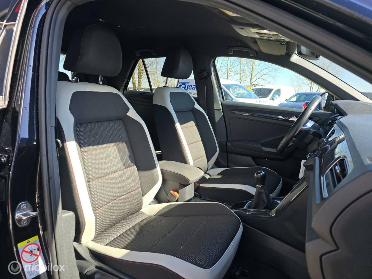 Volkswagen T-Roc Volkswagen T-Roc 1.5 TSI Sport ACC/Virtual/Camera/18Inch/NAP