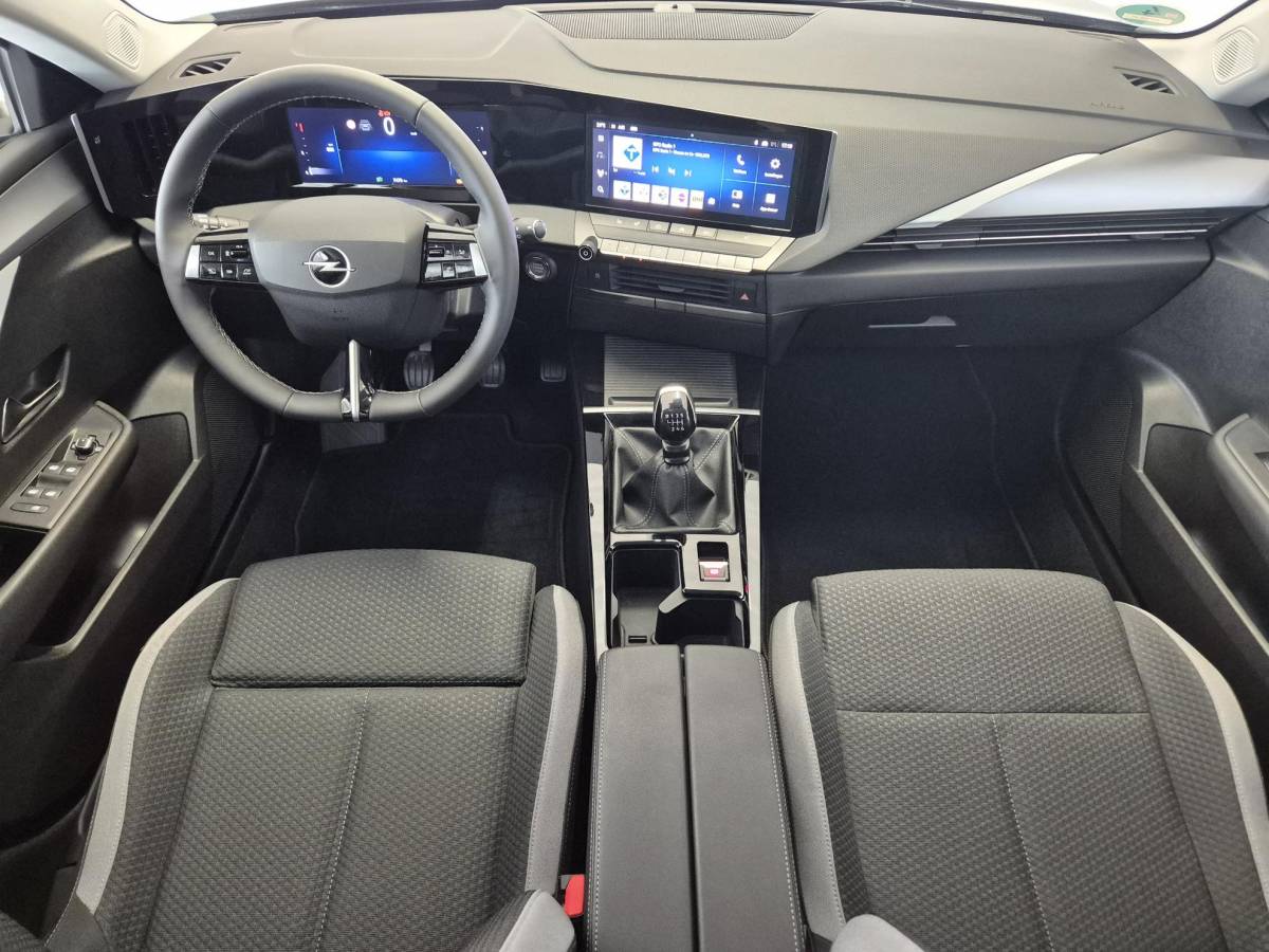 Opel Astra Opel Astra 1.2 Turbo Edition | Apple CarPlay / Android Auto | Stoel- en stuurverwarming | AGR Comfortstoel | Parkeersensoren voor en achter |