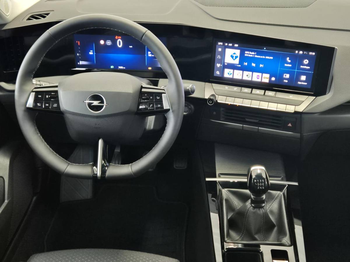 Opel Astra Opel Astra 1.2 Turbo Edition | Apple CarPlay / Android Auto | Stoel- en stuurverwarming | AGR Comfortstoel | Parkeersensoren voor en achter |