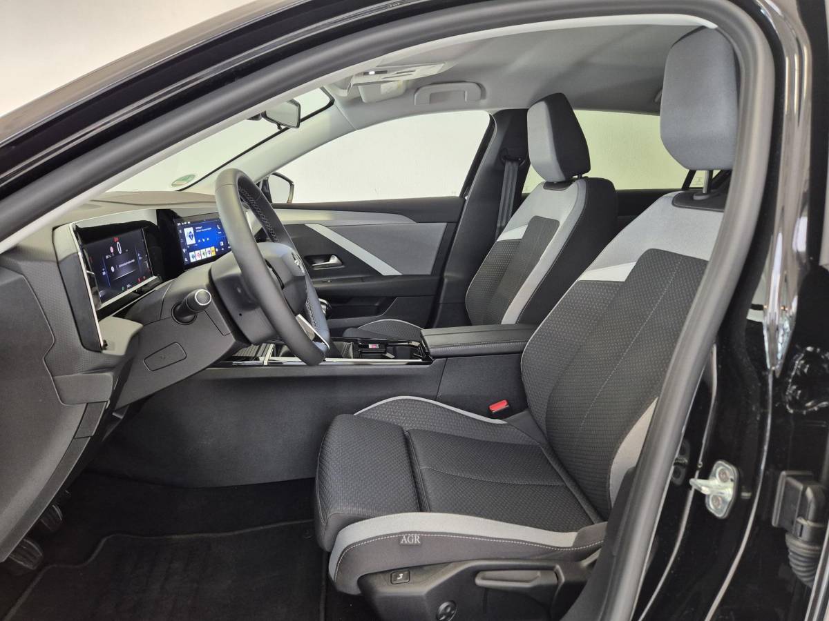 Opel Astra Opel Astra 1.2 Turbo Edition | Apple CarPlay / Android Auto | Stoel- en stuurverwarming | AGR Comfortstoel | Parkeersensoren voor en achter |