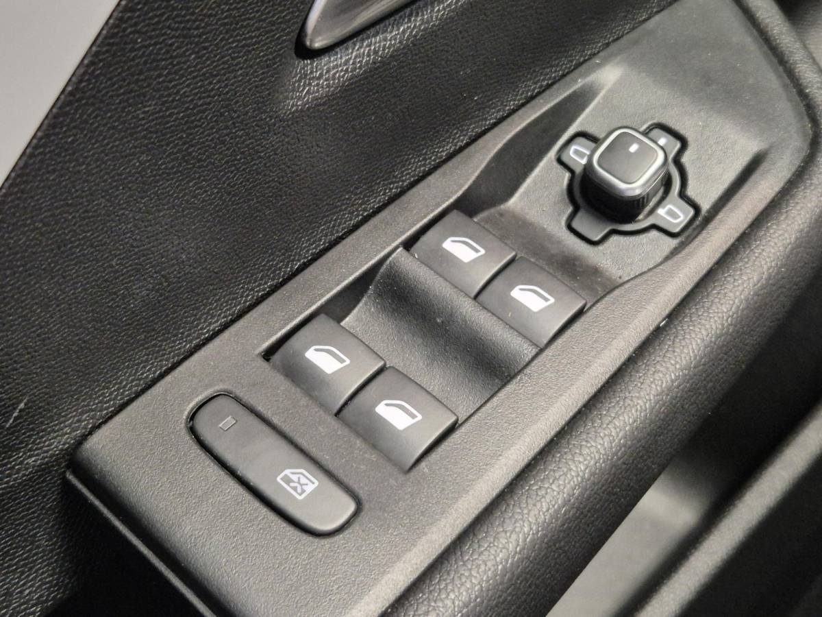 Opel Astra Opel Astra 1.2 Turbo Edition | Apple CarPlay / Android Auto | Stoel- en stuurverwarming | AGR Comfortstoel | Parkeersensoren voor en achter |