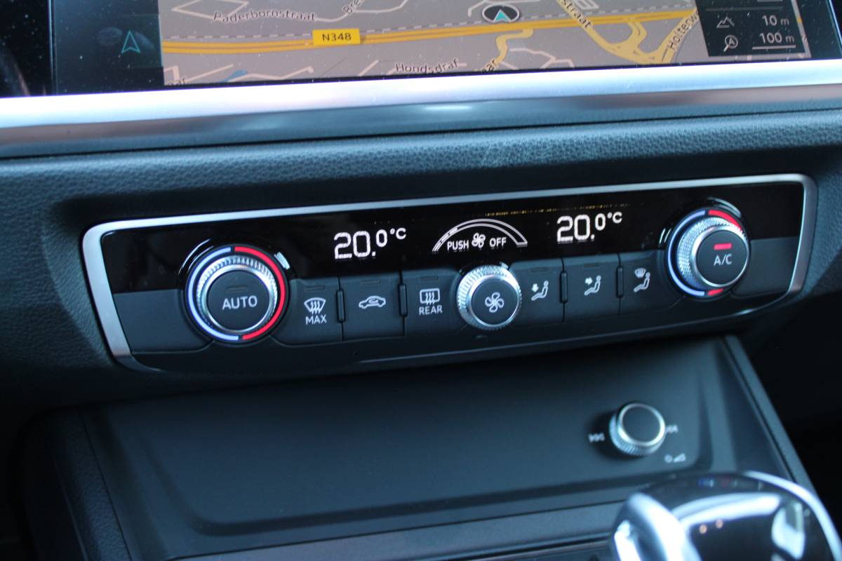 Audi Q3 Audi Q3 35 TFSI S-Line Vol-Leder Full-Led Virtual-Cockpit CarPlay