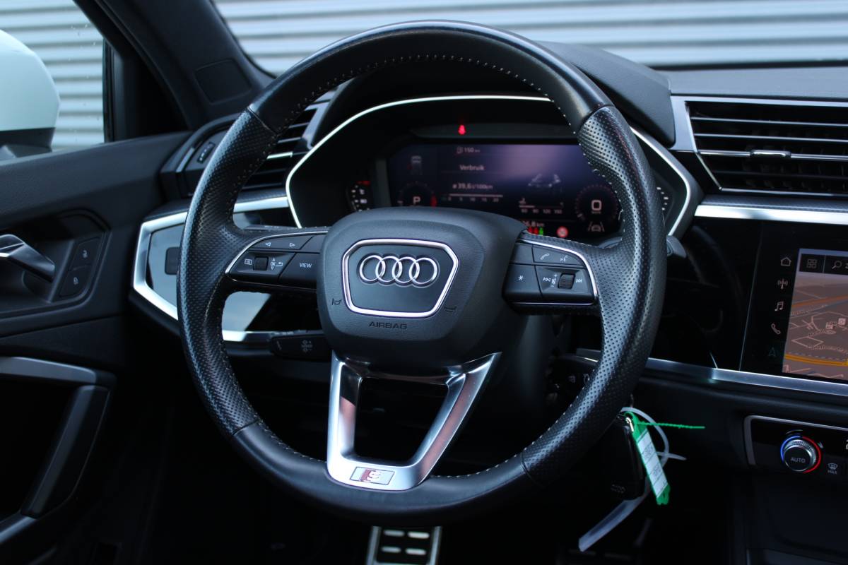 Audi Q3 Audi Q3 35 TFSI S-Line Vol-Leder Full-Led Virtual-Cockpit CarPlay