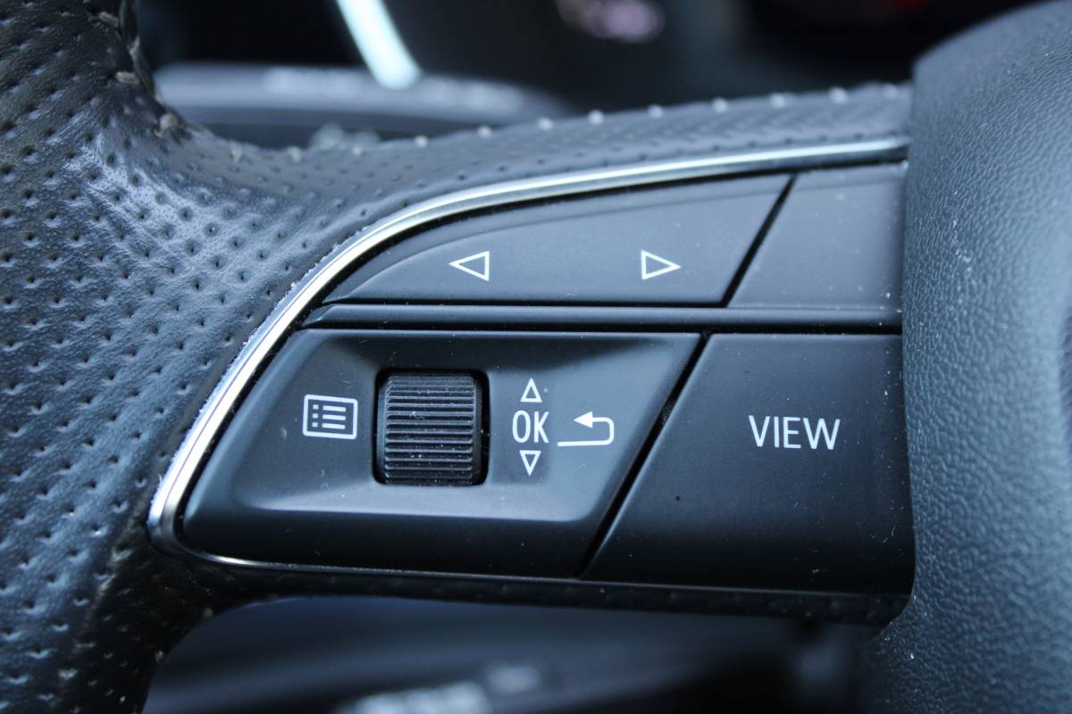 Audi Q3 Audi Q3 35 TFSI S-Line Vol-Leder Full-Led Virtual-Cockpit CarPlay
