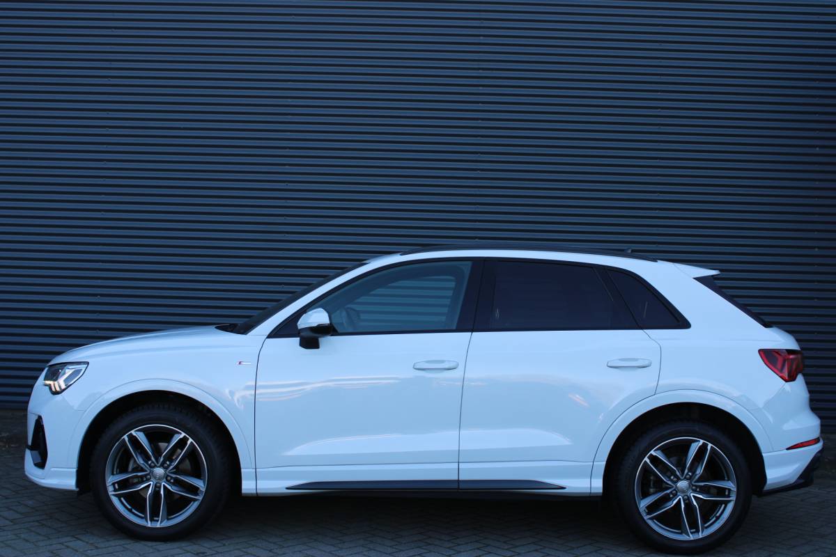 Audi Q3 Audi Q3 35 TFSI S-Line Vol-Leder Full-Led Virtual-Cockpit CarPlay