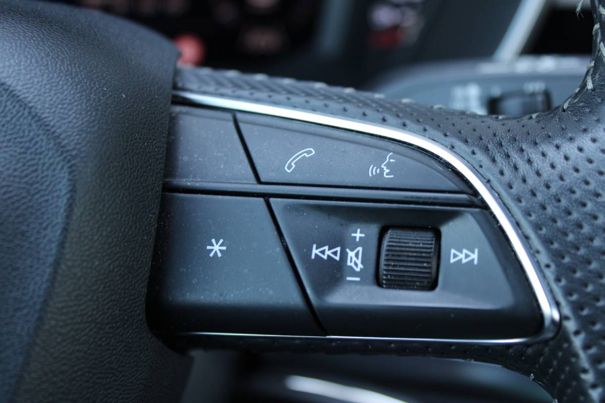 Audi Q3 Audi Q3 35 TFSI S-Line Vol-Leder Full-Led Virtual-Cockpit CarPlay