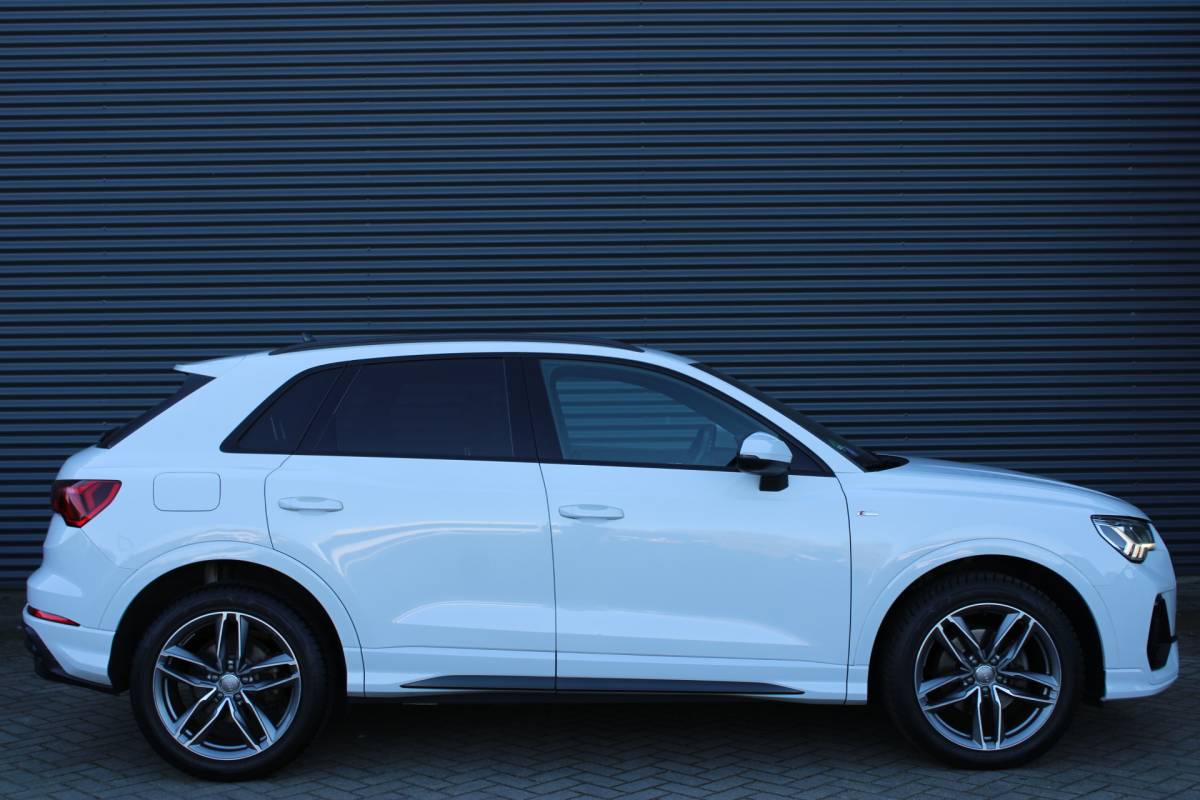 Audi Q3 Audi Q3 35 TFSI S-Line Vol-Leder Full-Led Virtual-Cockpit CarPlay