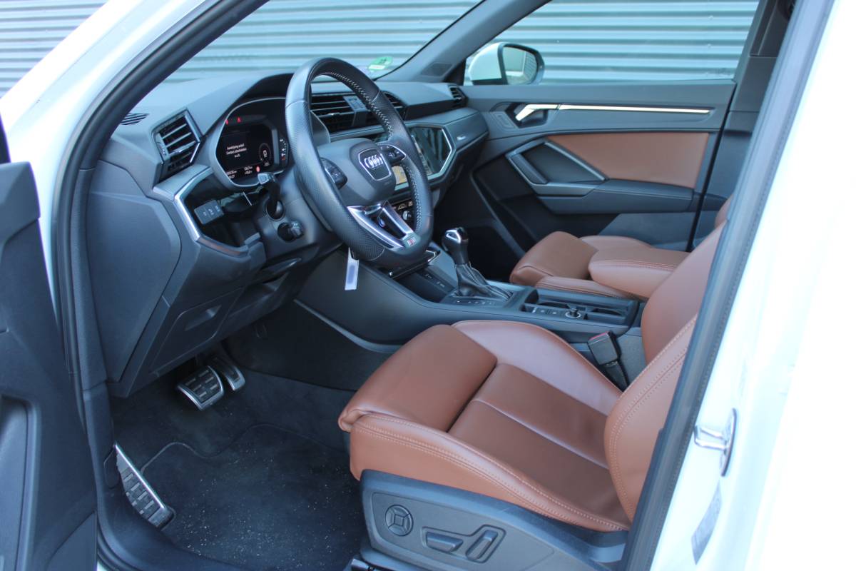 Audi Q3 Audi Q3 35 TFSI S-Line Vol-Leder Full-Led Virtual-Cockpit CarPlay