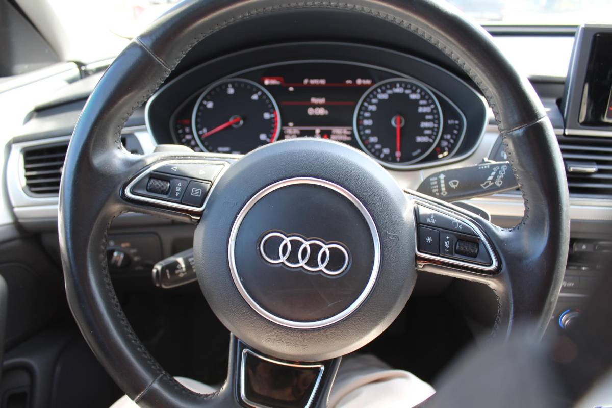 Audi A6 Audi A6 Avant 2.0 TDI ultra S Edition AUTOMAAT vol leder multimedia trekhaak parkeersensoren
