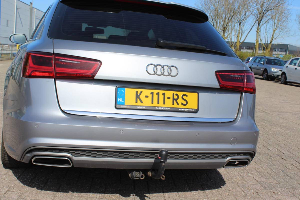 Audi A6 Audi A6 Avant 2.0 TDI ultra S Edition AUTOMAAT vol leder multimedia trekhaak parkeersensoren