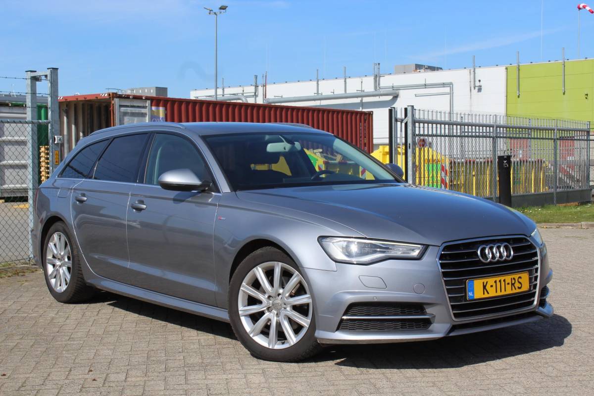 Audi A6 Audi A6 Avant 2.0 TDI ultra S Edition AUTOMAAT vol leder multimedia trekhaak parkeersensoren