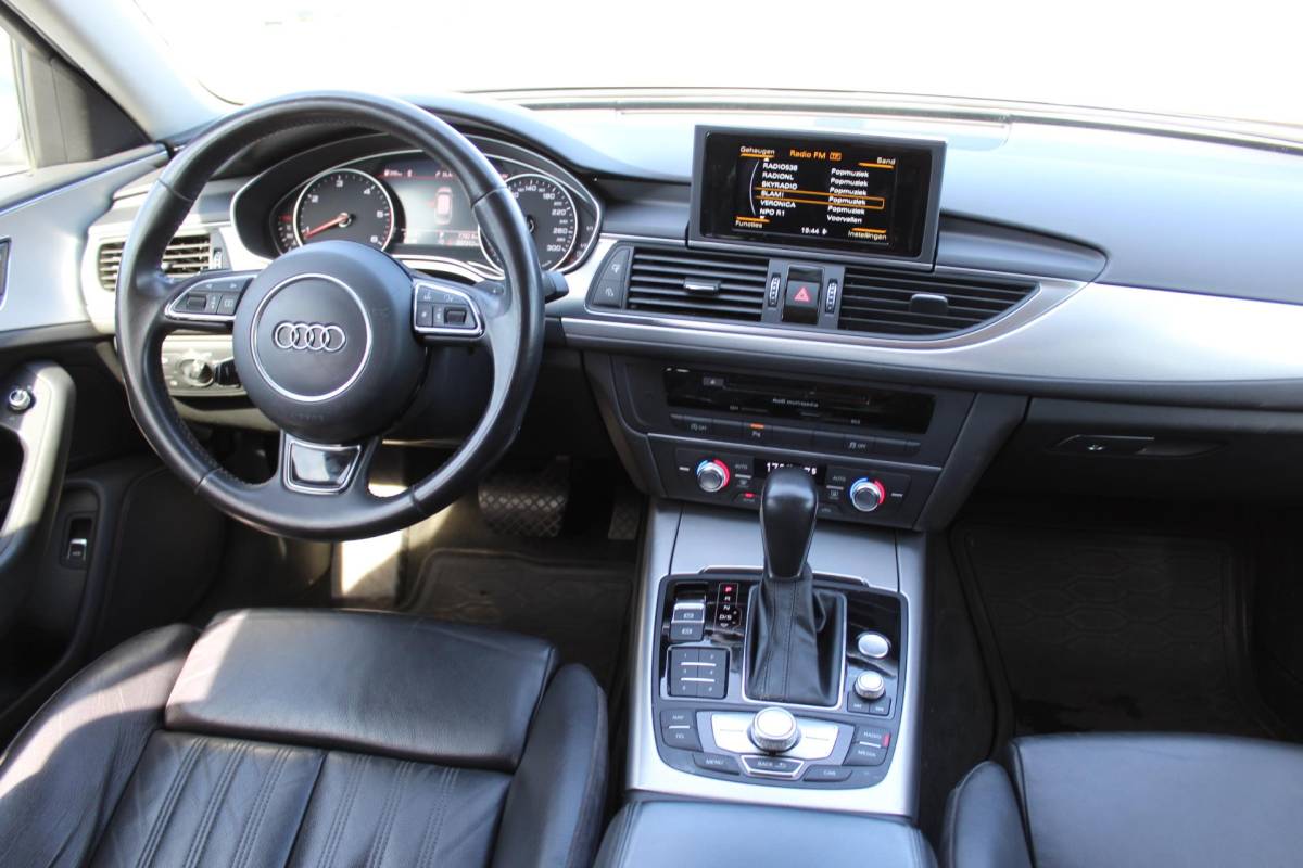 Audi A6 Audi A6 Avant 2.0 TDI ultra S Edition AUTOMAAT vol leder multimedia trekhaak parkeersensoren