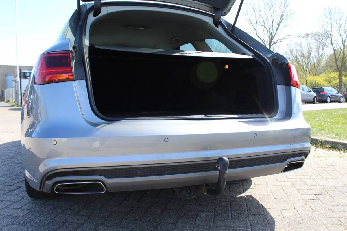 Audi A6 Audi A6 Avant 2.0 TDI ultra S Edition AUTOMAAT vol leder multimedia trekhaak parkeersensoren