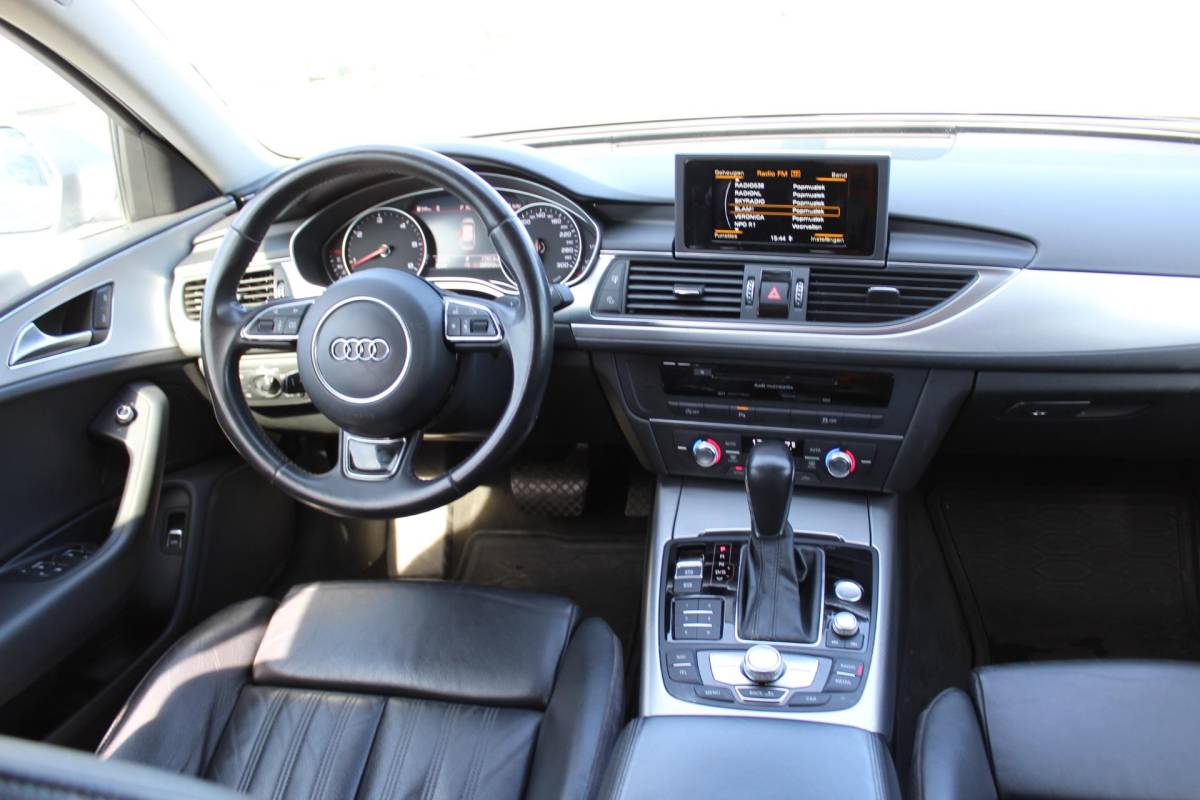 Audi A6 Audi A6 Avant 2.0 TDI ultra S Edition AUTOMAAT vol leder multimedia trekhaak parkeersensoren