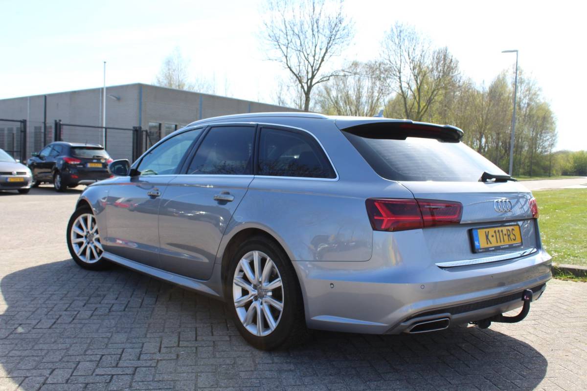 Audi A6 Audi A6 Avant 2.0 TDI ultra S Edition AUTOMAAT vol leder multimedia trekhaak parkeersensoren