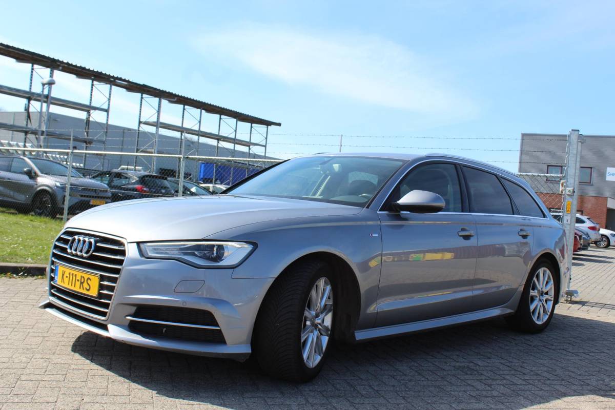 Audi A6 Audi A6 Avant 2.0 TDI ultra S Edition AUTOMAAT vol leder multimedia trekhaak parkeersensoren