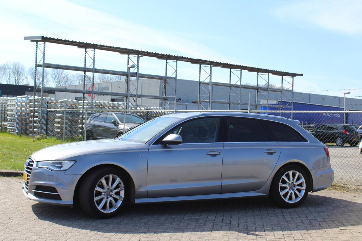 Audi A6 Audi A6 Avant 2.0 TDI ultra S Edition AUTOMAAT vol leder multimedia trekhaak parkeersensoren