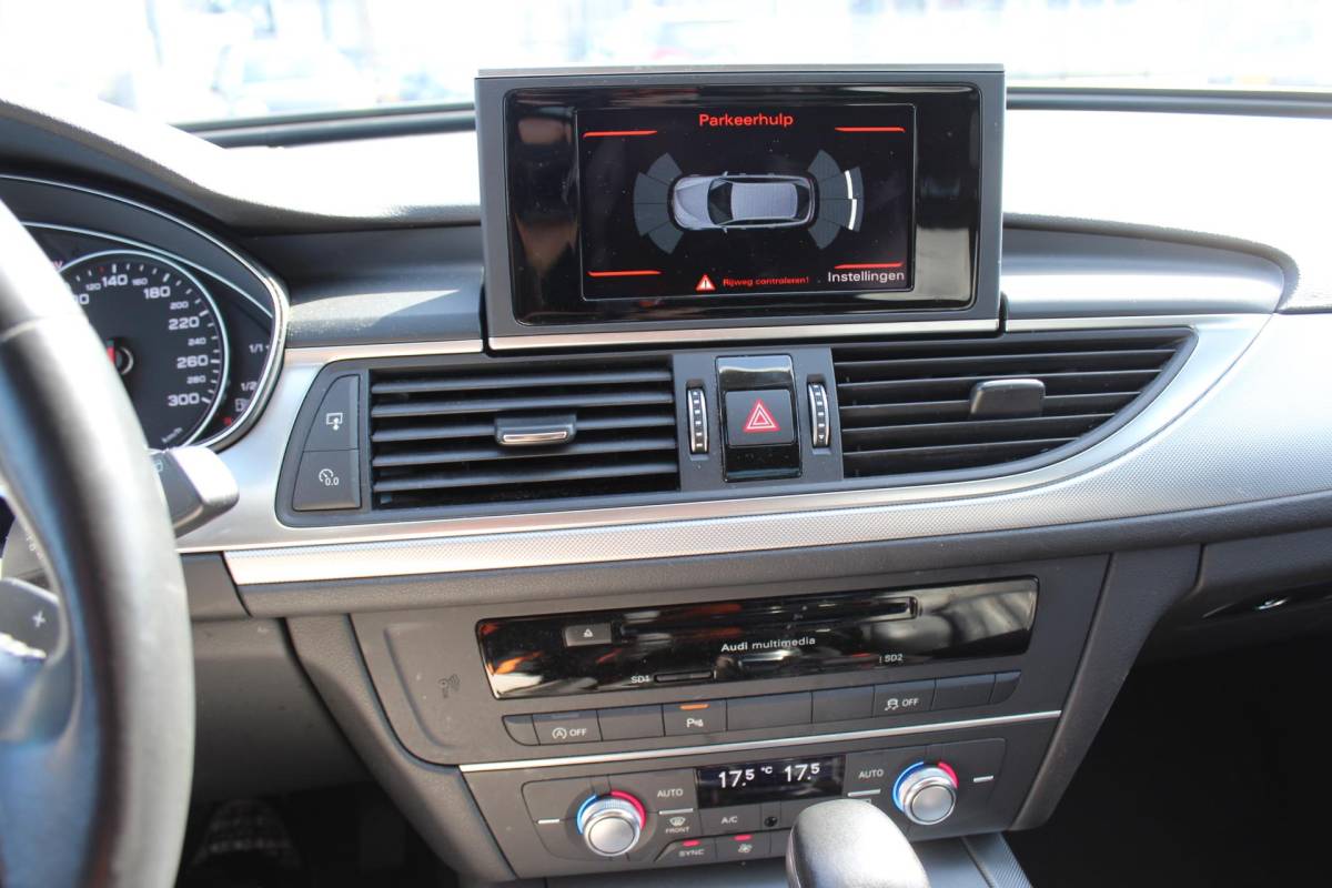 Audi A6 Audi A6 Avant 2.0 TDI ultra S Edition AUTOMAAT vol leder multimedia trekhaak parkeersensoren