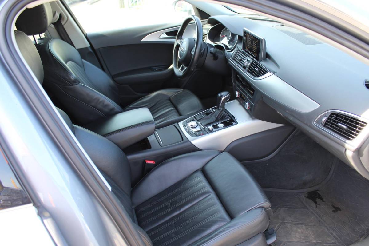 Audi A6 Audi A6 Avant 2.0 TDI ultra S Edition AUTOMAAT vol leder multimedia trekhaak parkeersensoren