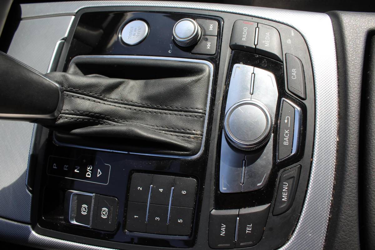 Audi A6 Audi A6 Avant 2.0 TDI ultra S Edition AUTOMAAT vol leder multimedia trekhaak parkeersensoren