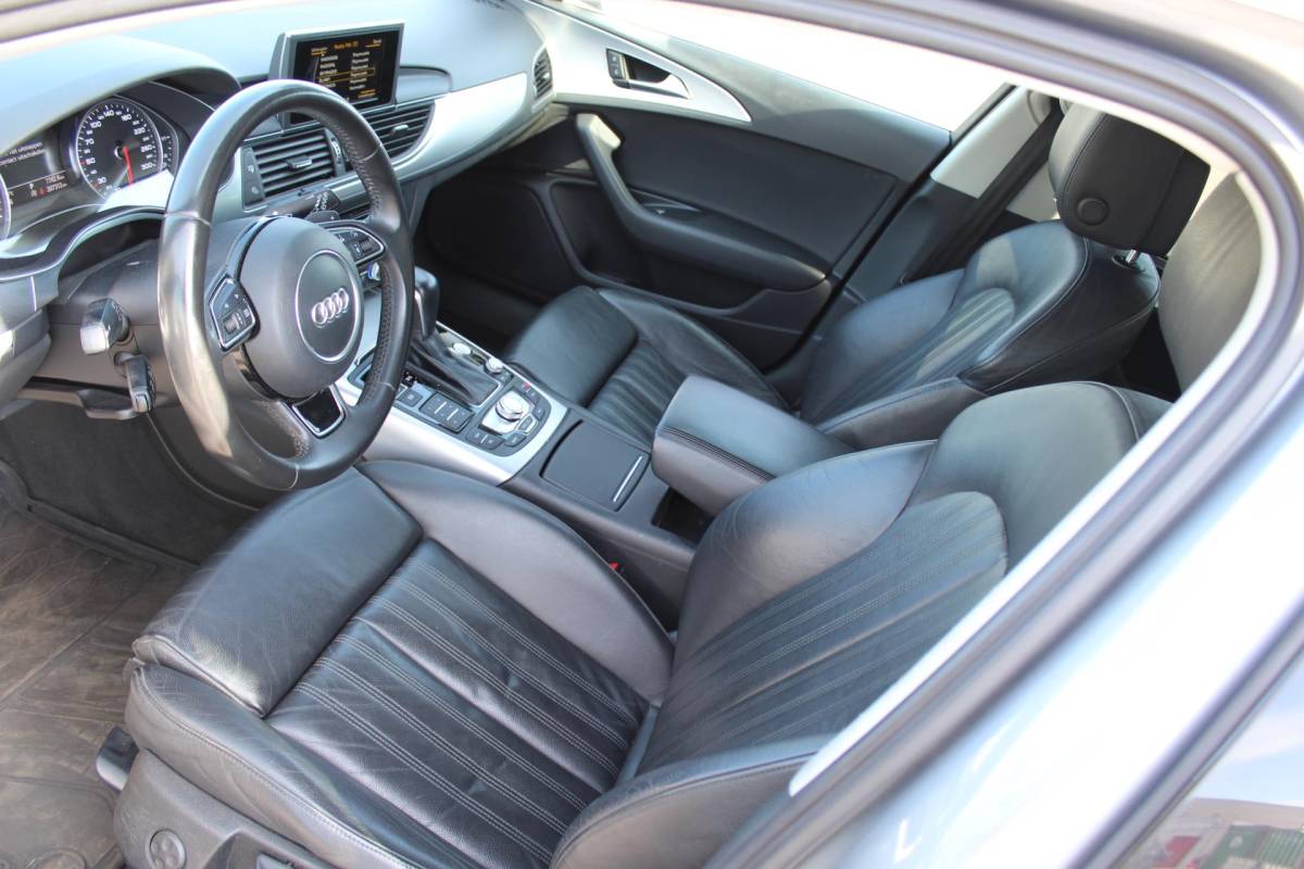 Audi A6 Audi A6 Avant 2.0 TDI ultra S Edition AUTOMAAT vol leder multimedia trekhaak parkeersensoren