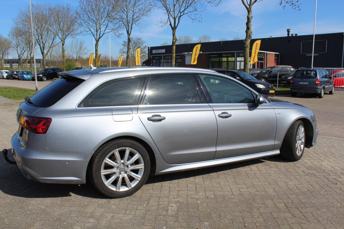 Audi A6 Audi A6 Avant 2.0 TDI ultra S Edition AUTOMAAT vol leder multimedia trekhaak parkeersensoren