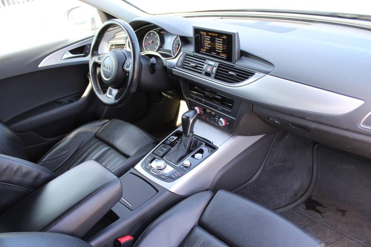 Audi A6 Audi A6 Avant 2.0 TDI ultra S Edition AUTOMAAT vol leder multimedia trekhaak parkeersensoren