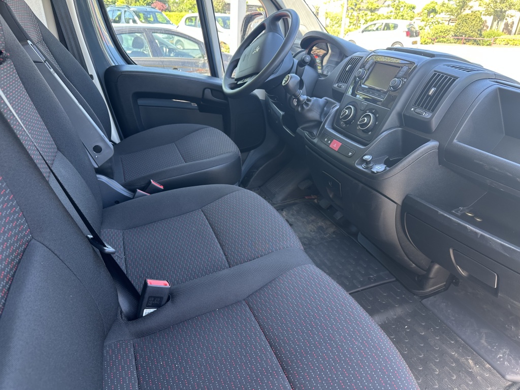 Peugeot Boxer Peugeot Boxer 335 L2H2 Premium 140 PK | 3 Zits | Camera