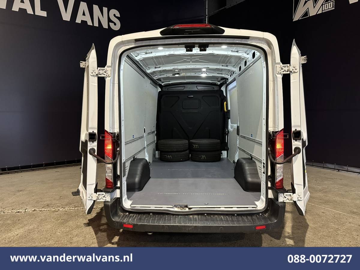 Ford Transit Ford Transit 2.0 TDCI 131pk L3H2 Euro6 Airco | Camera | Navigatie | Apple Carplay | Stoelverwarming Cruisecontrol, Android auto, Verwarmde voorruit, Parkeersensoren, Bijrijdersbank, 2500kg trekvermogen