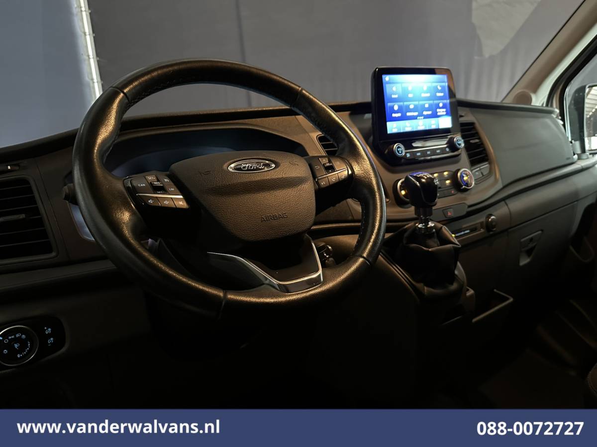 Ford Transit Ford Transit 2.0 TDCI 131pk L3H2 Euro6 Airco | Camera | Navigatie | Apple Carplay | Stoelverwarming Cruisecontrol, Android auto, Verwarmde voorruit, Parkeersensoren, Bijrijdersbank, 2500kg trekvermogen