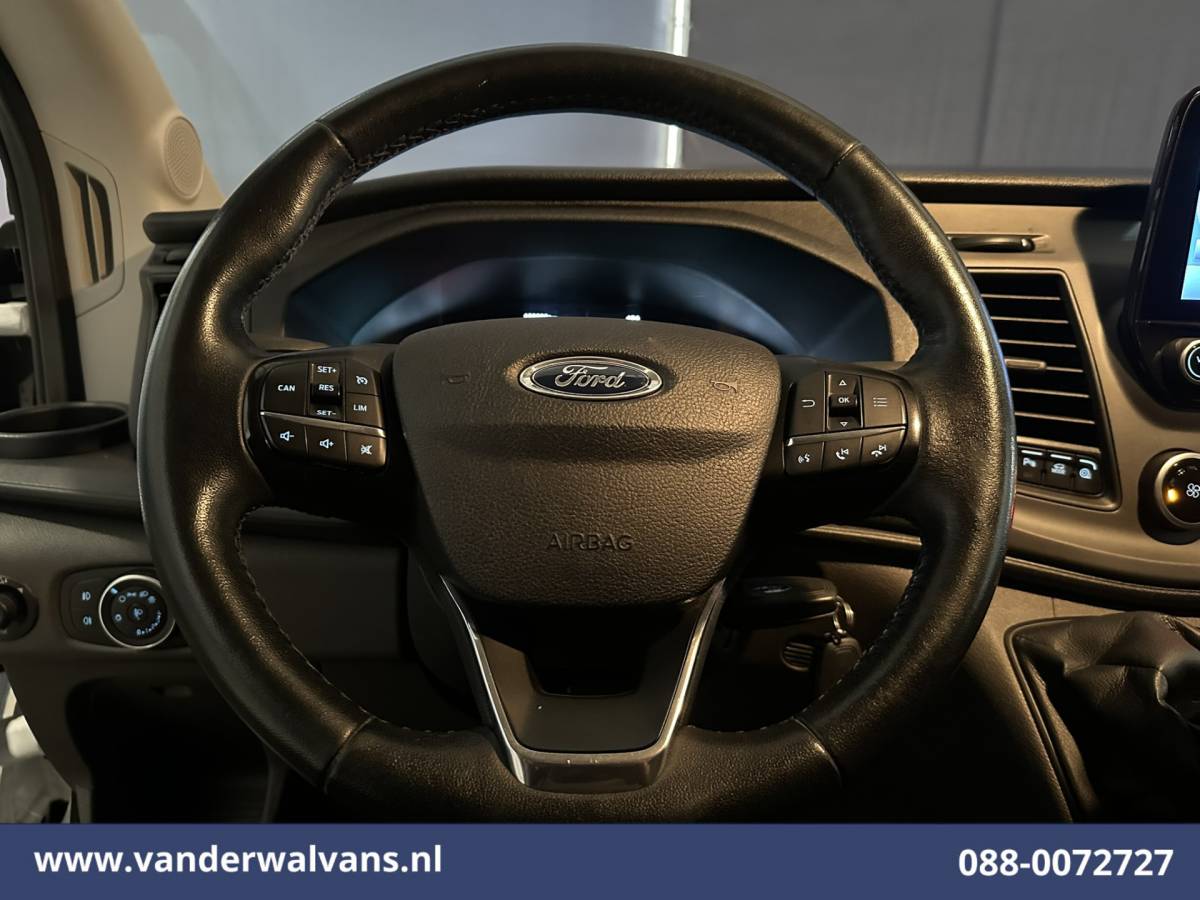 Ford Transit Ford Transit 2.0 TDCI 131pk L3H2 Euro6 Airco | Camera | Navigatie | Apple Carplay | Stoelverwarming Cruisecontrol, Android auto, Verwarmde voorruit, Parkeersensoren, Bijrijdersbank, 2500kg trekvermogen