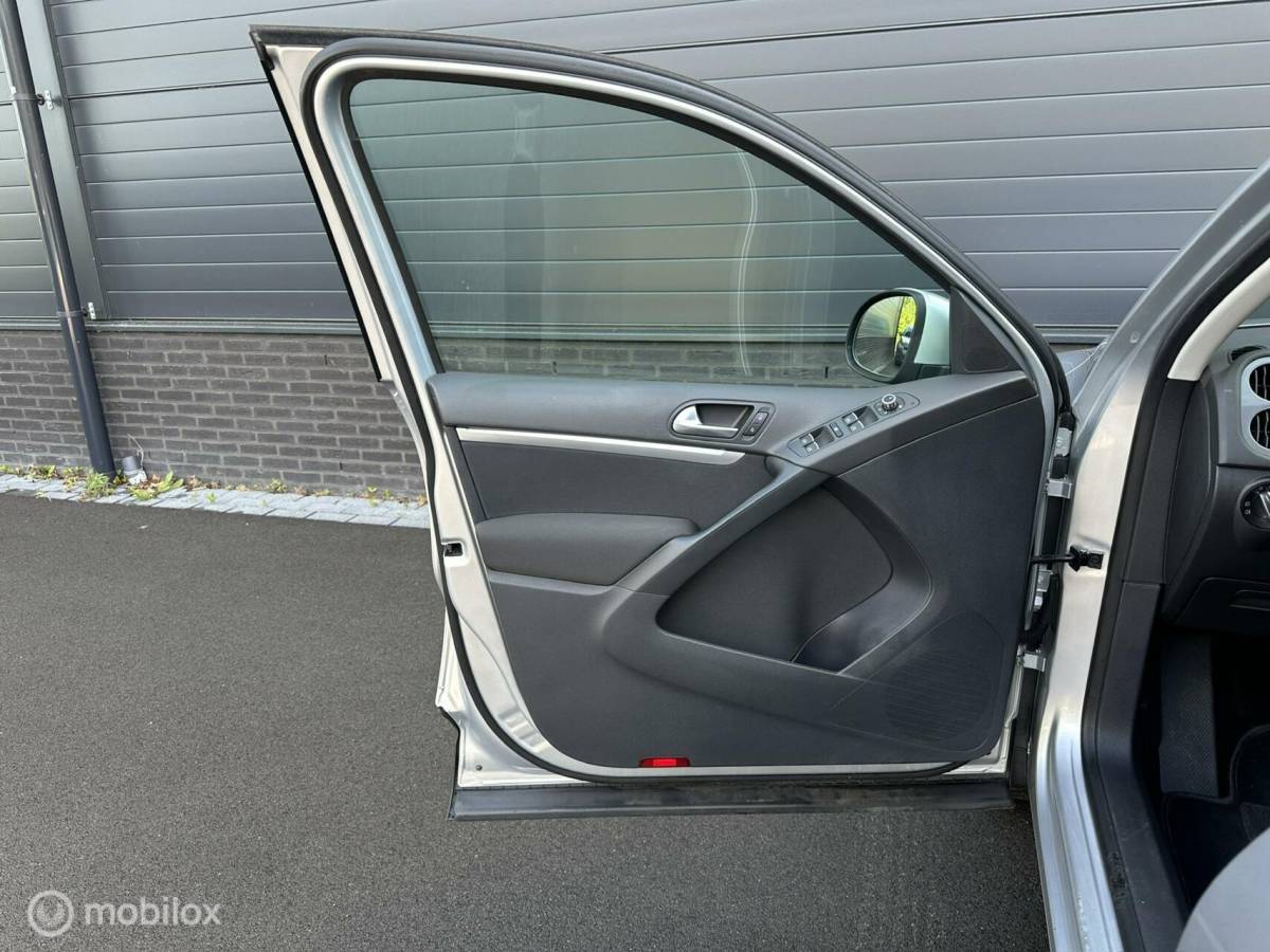 Volkswagen Tiguan Volkswagen Tiguan 1.4 TSI Sport&Style CLIMA*PDC*HAAK*1600KG
