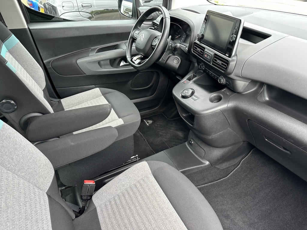 Citroën Berlingo Citroen Berlingo 1.2 Shine | Rijklaarprijs | Nieuwe distributieriem |