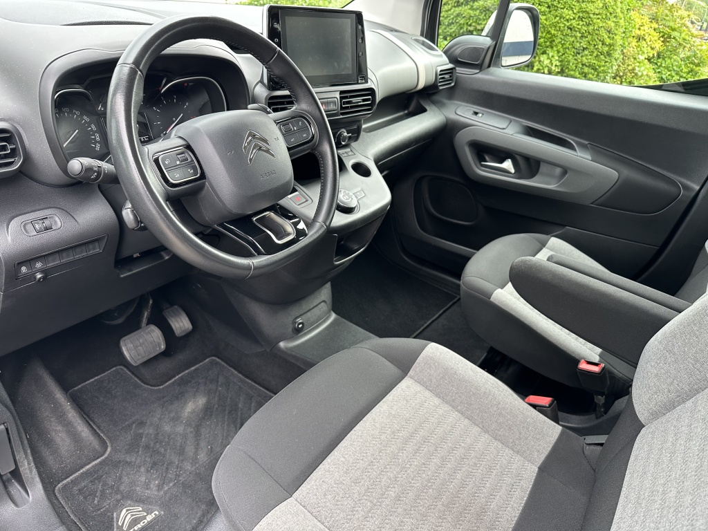 Citroën Berlingo Citroen Berlingo 1.2 Shine | Rijklaarprijs | Nieuwe distributieriem |