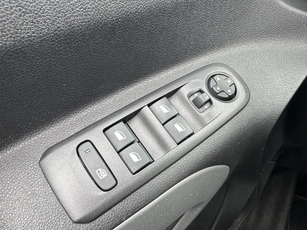 Citroën Berlingo Citroen Berlingo 1.2 Shine | Rijklaarprijs | Nieuwe distributieriem |