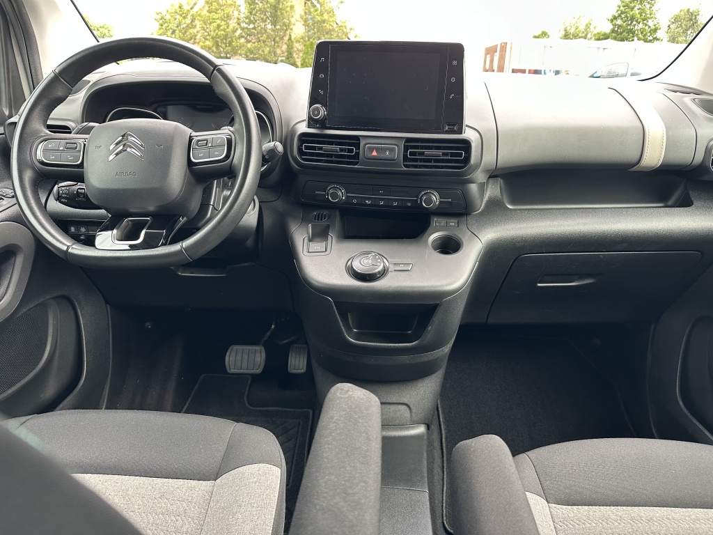 Citroën Berlingo Citroen Berlingo 1.2 Shine | Rijklaarprijs | Nieuwe distributieriem |