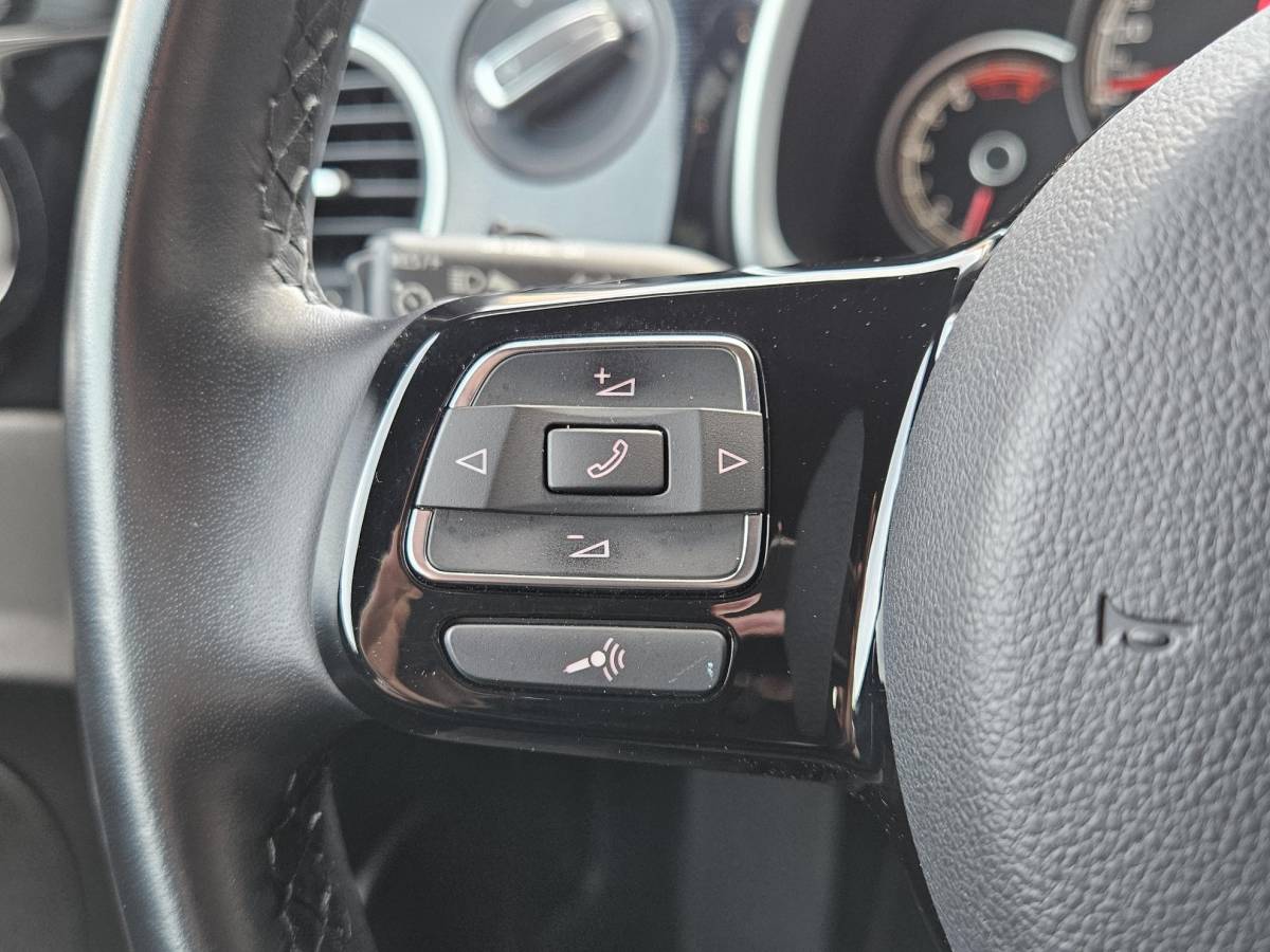 Volkswagen Beetle Volkswagen Beetle Cabriolet 1.2 TSI Exclusive Series /Apple Carplay/Cruise Contr./Climate Contr./Parkeersens.V+A+Cam/Stoelverw./Lendesteun/LMV/(MET GARANTIE*)