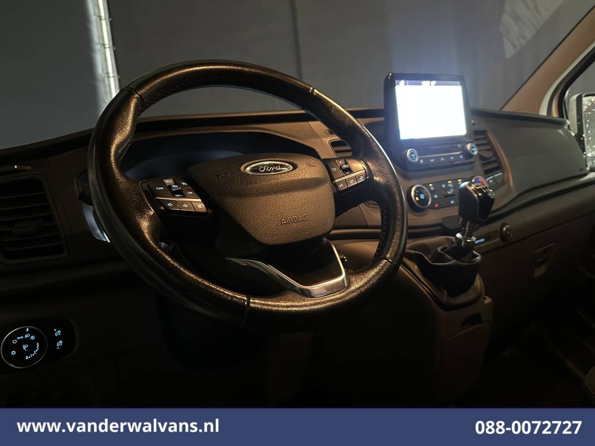 Ford Transit Custom Ford Transit Custom 2.0 TDCI L2H1 Euro6  Airco | Navigatie | Apple Carplay | Cruisecontrol | Stoelverwarming LED, parkeersensoren, android auto, verwarmde voorruit, bijrijdersbank