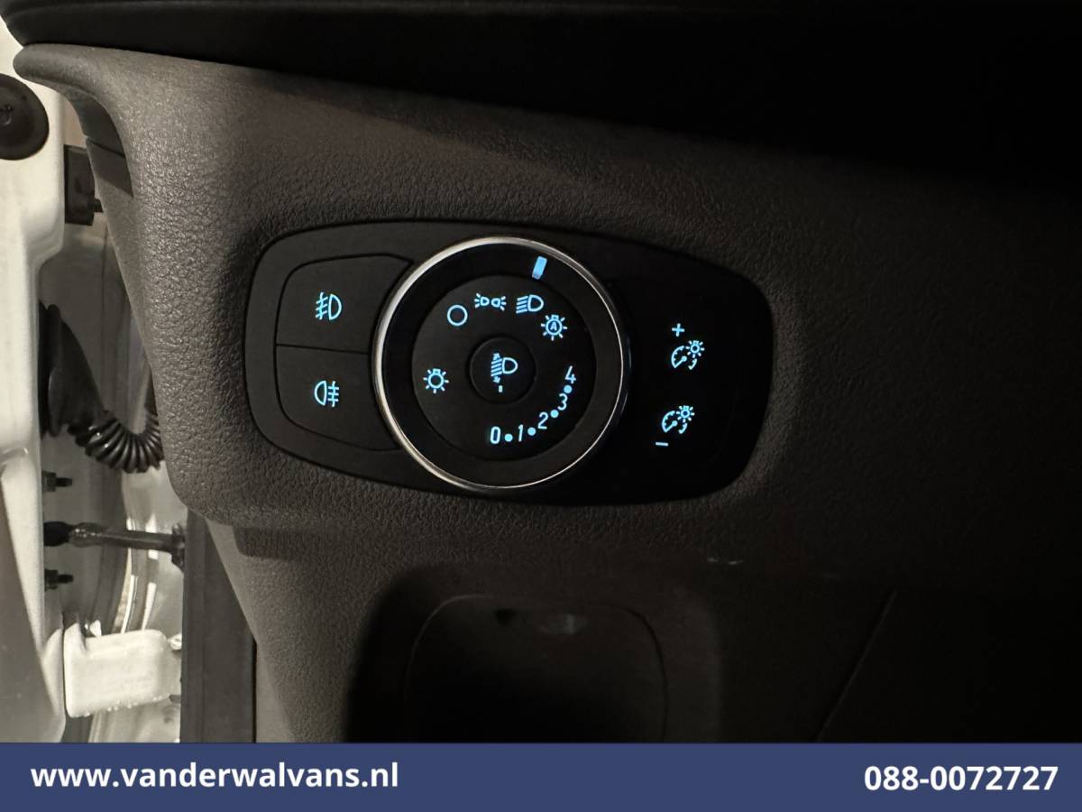 Ford Transit Custom Ford Transit Custom 2.0 TDCI L2H1 Euro6  Airco | Navigatie | Apple Carplay | Cruisecontrol | Stoelverwarming LED, parkeersensoren, android auto, verwarmde voorruit, bijrijdersbank