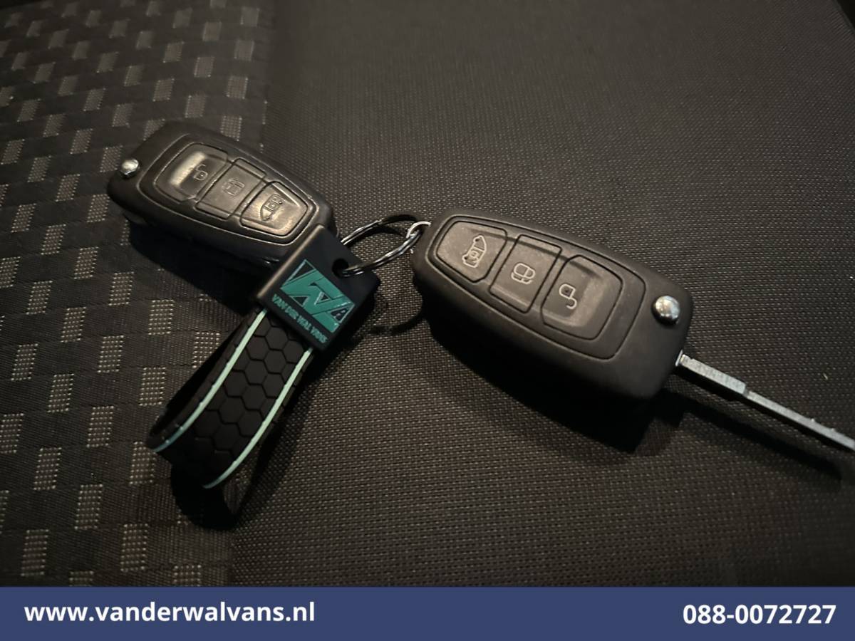 Ford Transit Custom Ford Transit Custom 2.0 TDCI L2H1 Euro6  Airco | Navigatie | Apple Carplay | Cruisecontrol | Stoelverwarming LED, parkeersensoren, android auto, verwarmde voorruit, bijrijdersbank
