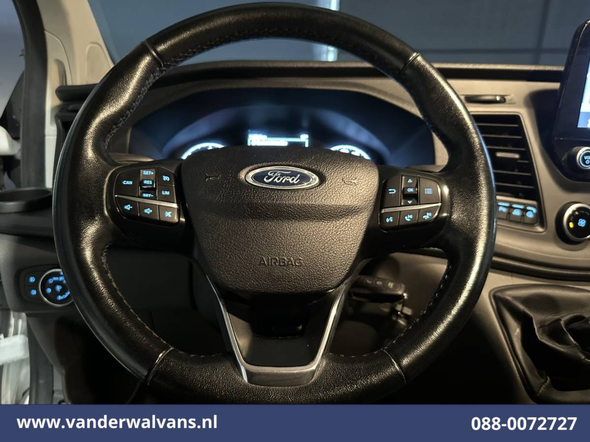 Ford Transit Custom Ford Transit Custom 2.0 TDCI L2H1 Euro6  Airco | Navigatie | Apple Carplay | Cruisecontrol | Stoelverwarming LED, parkeersensoren, android auto, verwarmde voorruit, bijrijdersbank
