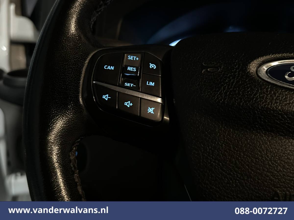 Ford Transit Custom Ford Transit Custom 2.0 TDCI L2H1 Euro6  Airco | Navigatie | Apple Carplay | Cruisecontrol | Stoelverwarming LED, parkeersensoren, android auto, verwarmde voorruit, bijrijdersbank