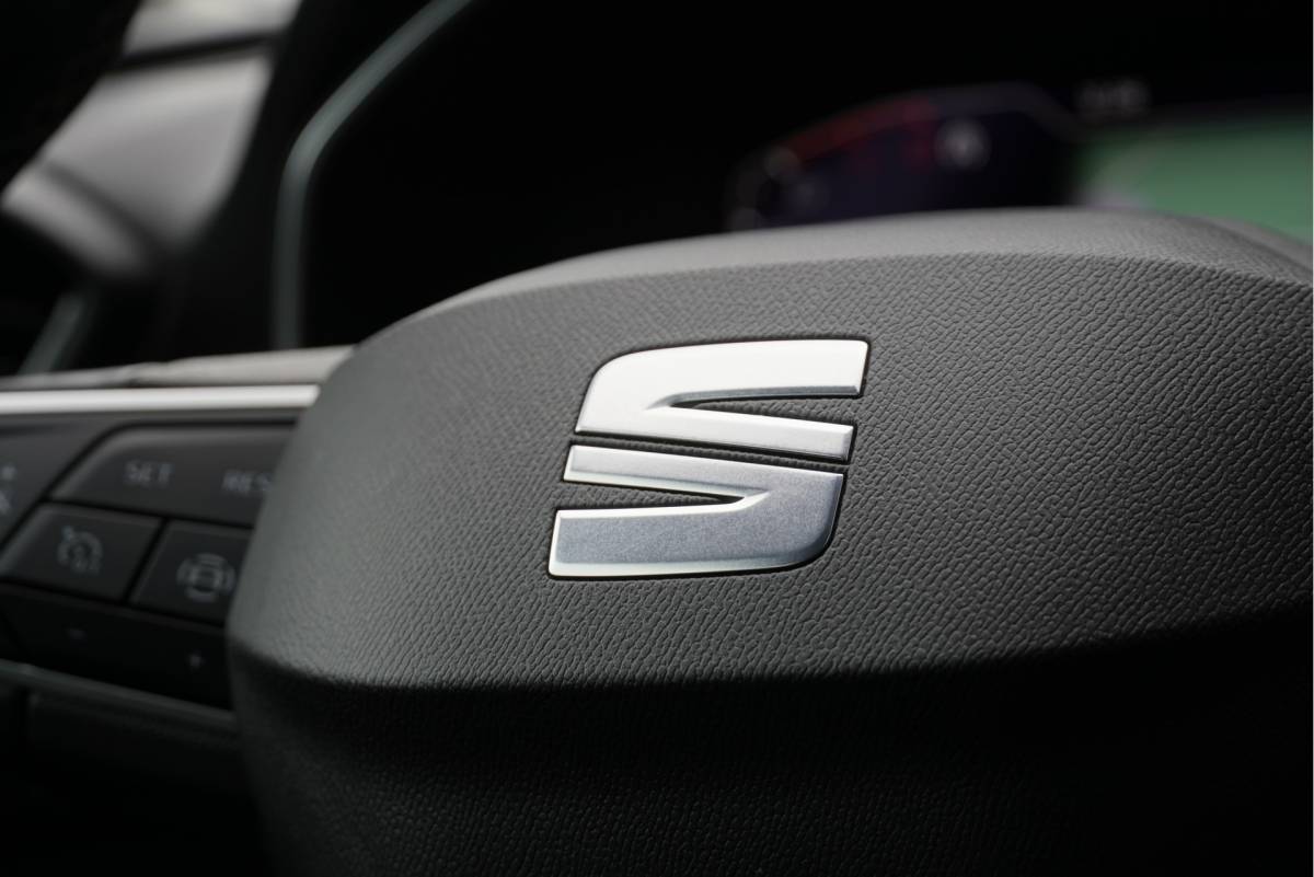 SEAT Leon SEAT Leon Sportstourer 1.0 TSI Reference BJ2021 Lmv 16″ | Led | Pdc | Navi | App-Connect | Climate control | Cruise control | Getint glas