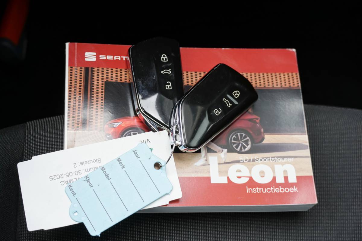 SEAT Leon SEAT Leon Sportstourer 1.0 TSI Reference BJ2021 Lmv 16″ | Led | Pdc | Navi | App-Connect | Climate control | Cruise control | Getint glas
