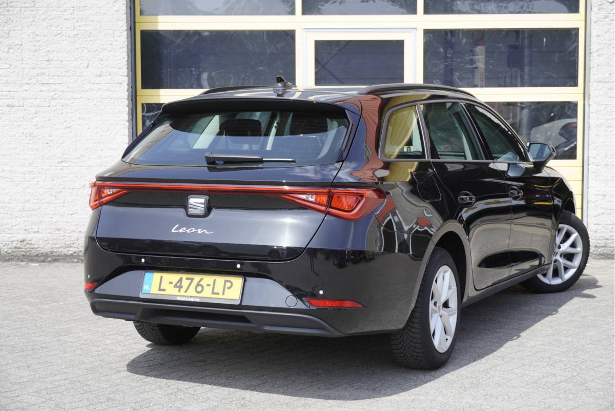 SEAT Leon SEAT Leon Sportstourer 1.0 TSI Reference BJ2021 Lmv 16″ | Led | Pdc | Navi | App-Connect | Climate control | Cruise control | Getint glas