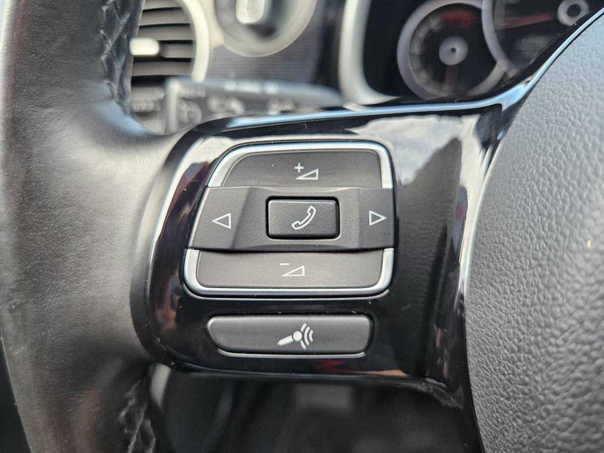 Volkswagen Beetle Volkswagen Beetle Cabriolet 1.2 TSI Exclusive Series /Apple Carplay/Cruise Contr./Climate Contr./Stoelverw./Parkeersens.V+A+Cam/Navi/(MET GARANTIE*)