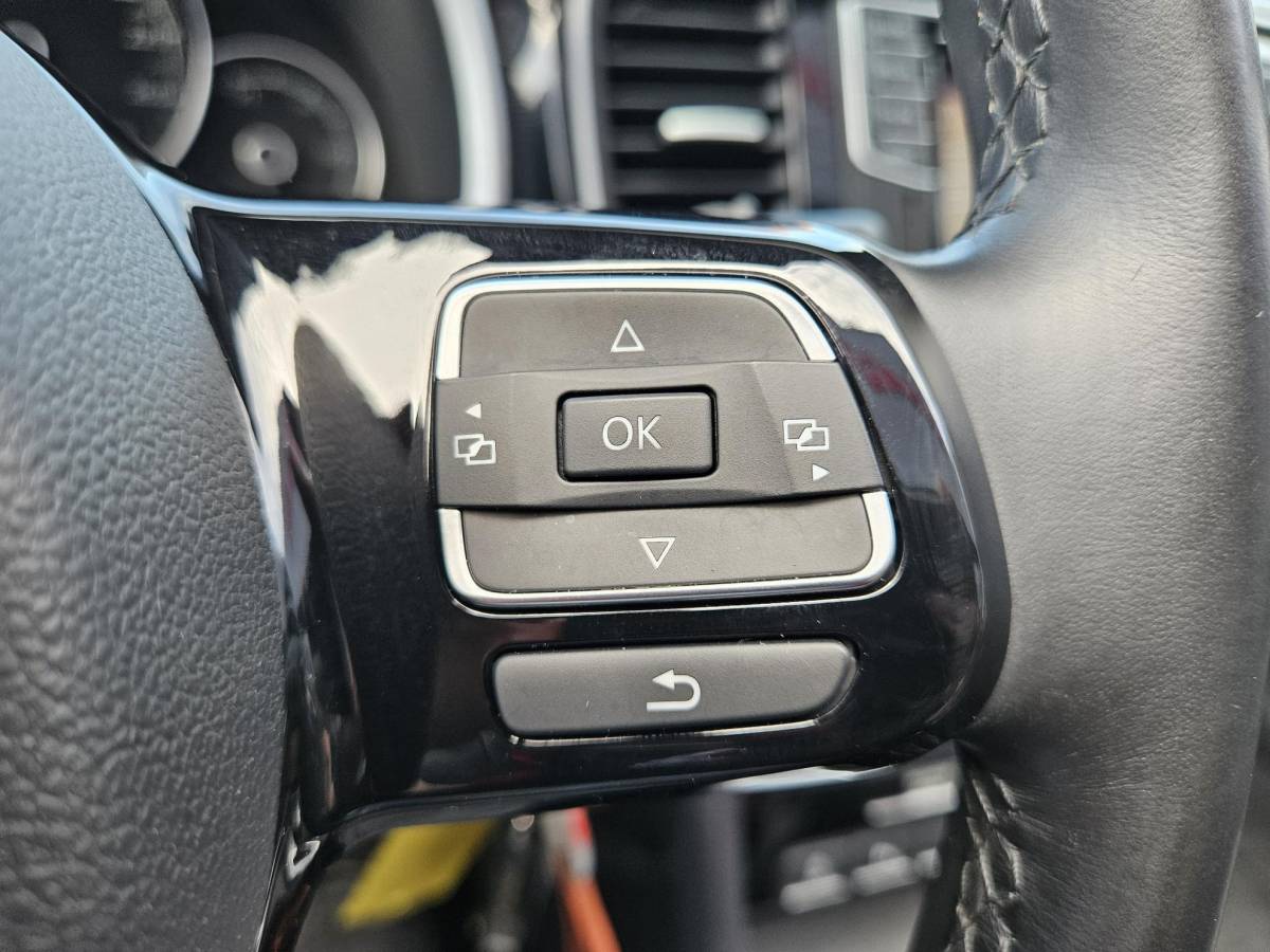 Volkswagen Beetle Volkswagen Beetle Cabriolet 1.2 TSI Exclusive Series /Apple Carplay/Cruise Contr./Climate Contr./Stoelverw./Parkeersens.V+A+Cam/Navi/(MET GARANTIE*)