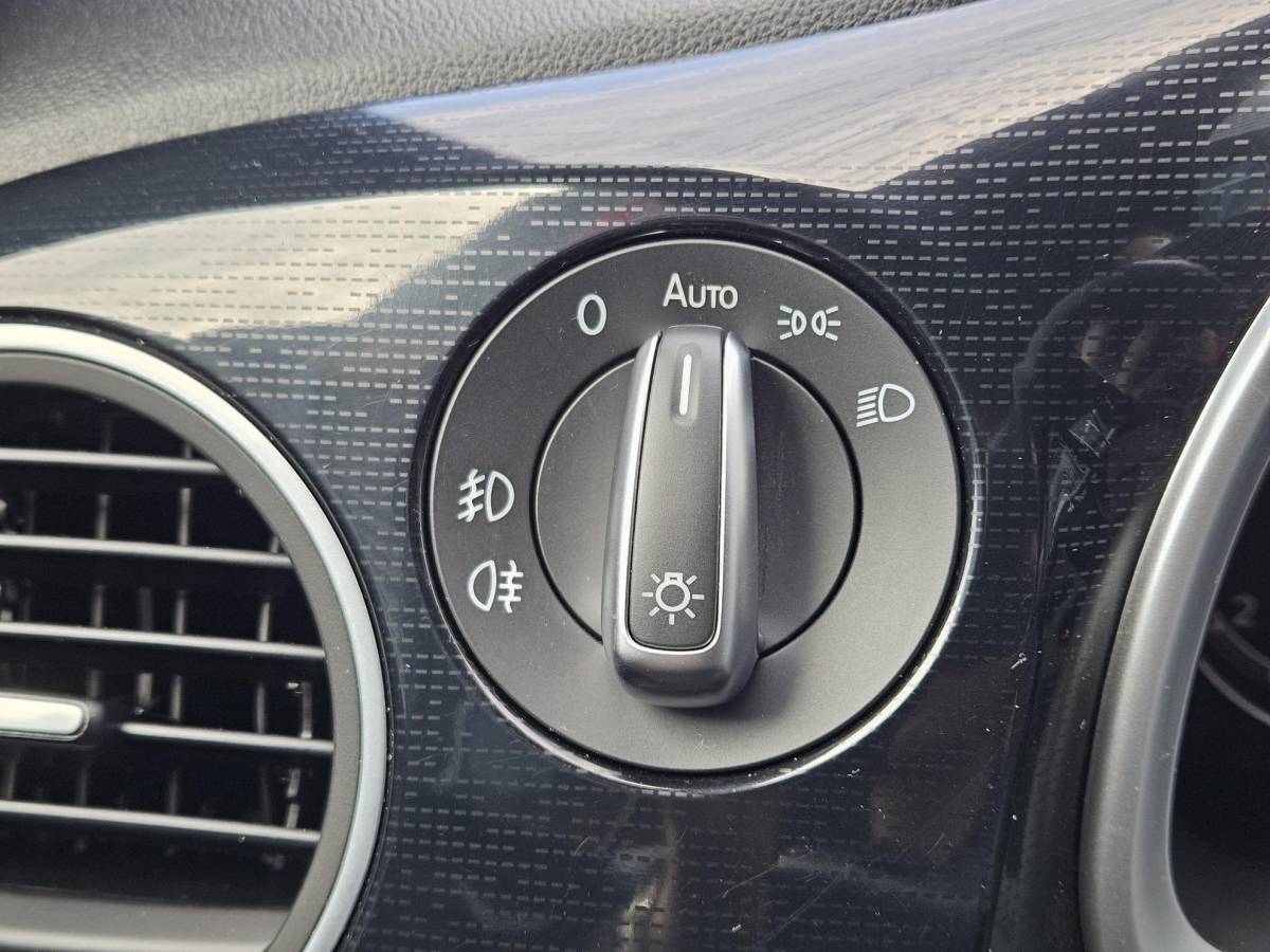 Volkswagen Beetle Volkswagen Beetle Cabriolet 1.2 TSI Exclusive Series /Apple Carplay/Cruise Contr./Climate Contr./Stoelverw./Parkeersens.V+A+Cam/Navi/(MET GARANTIE*)