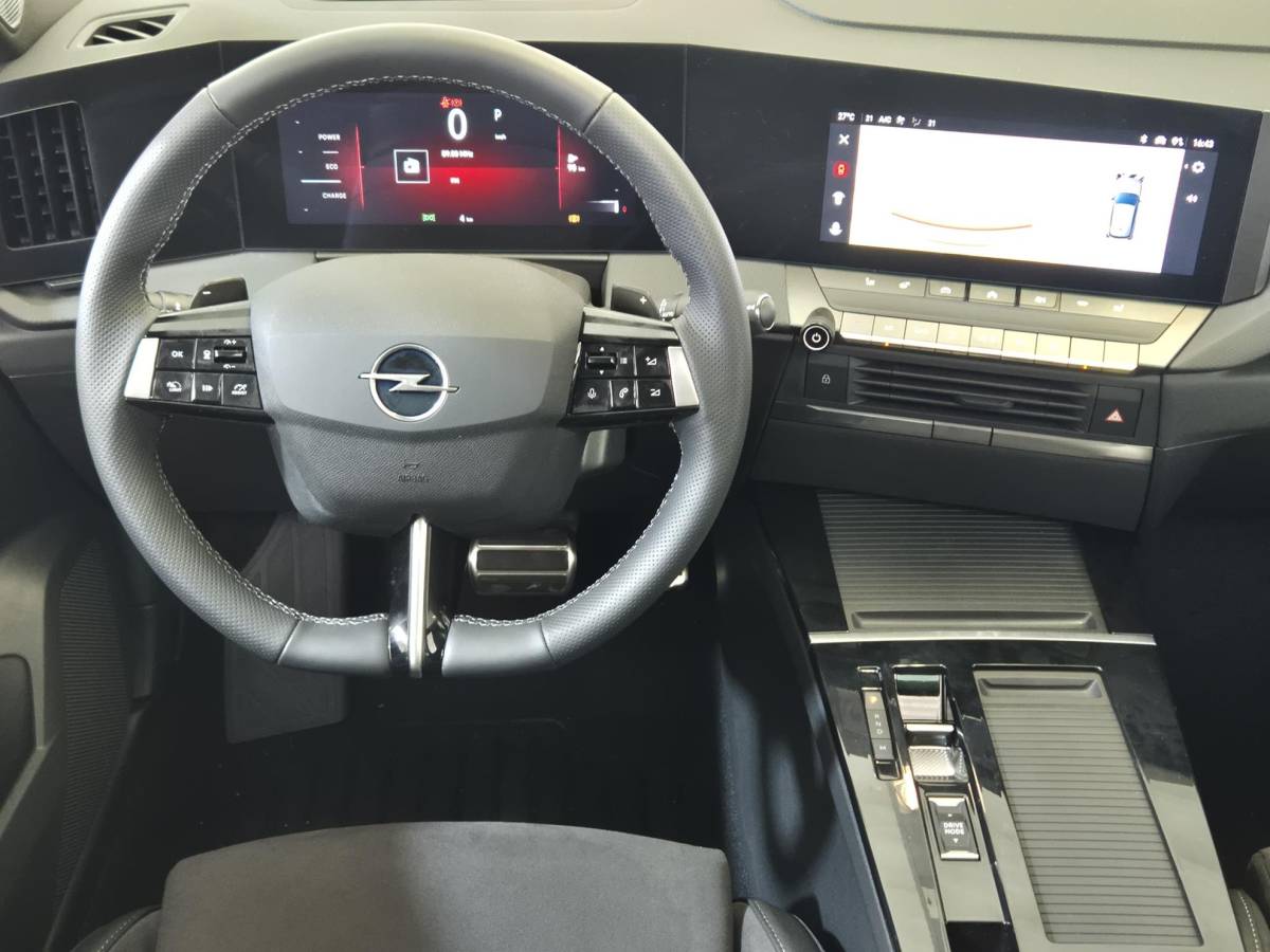 Opel Astra Opel Astra 1.2 Turbo Hybrid Ultimate Automaat | Head-up Display | Panoramisch Schuif/Kanteldak | Navigatie | Keyless Entry | AGR Comfortstoelen |